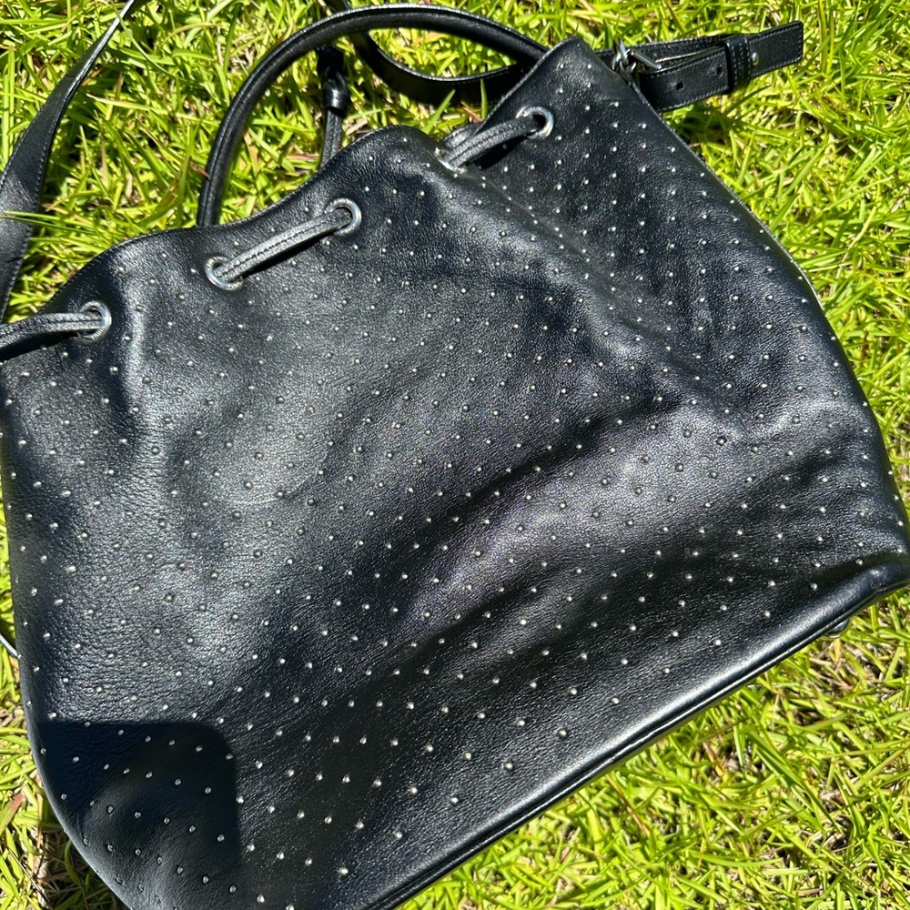 COPY - SAINT LAURENT Studded Emmanuelle Bucket Bag Black - Picture 3 of 9